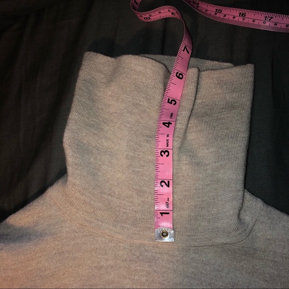 Tahari Extra Fine Merino Wool Turtleneck Sweater - Picture 4 of 10